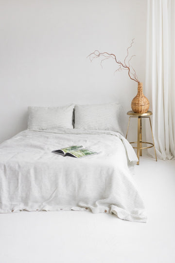 white linen bedding