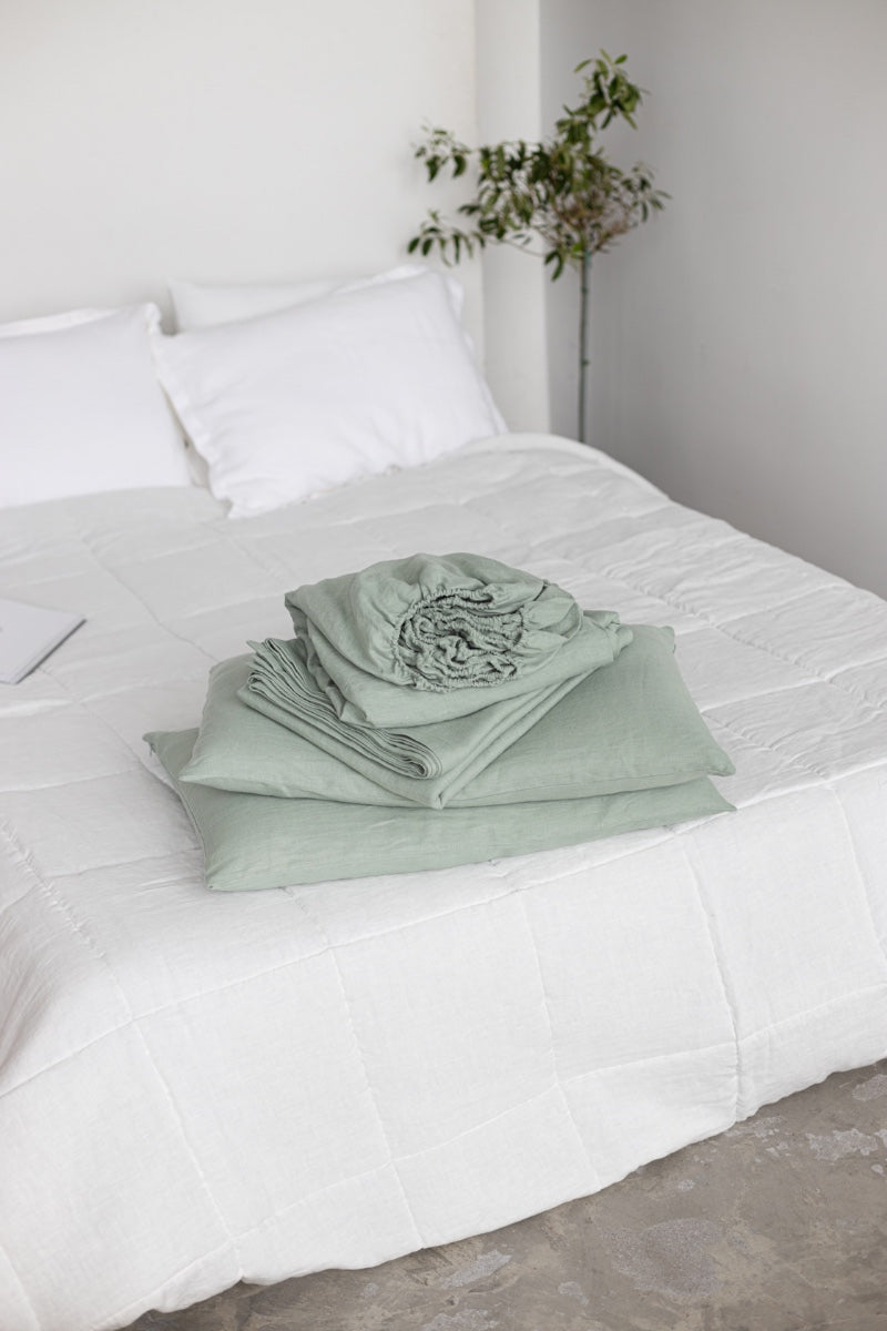 Set Of Fitted Sheet, Flat Sheet And 2 Pillowcases