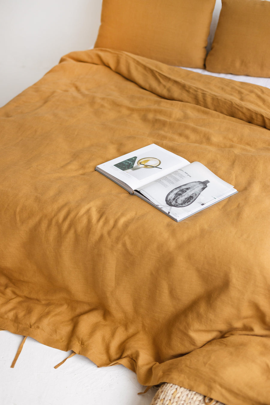 Set Of Amber Linen Duvet Cover And 2 Pillow Cases