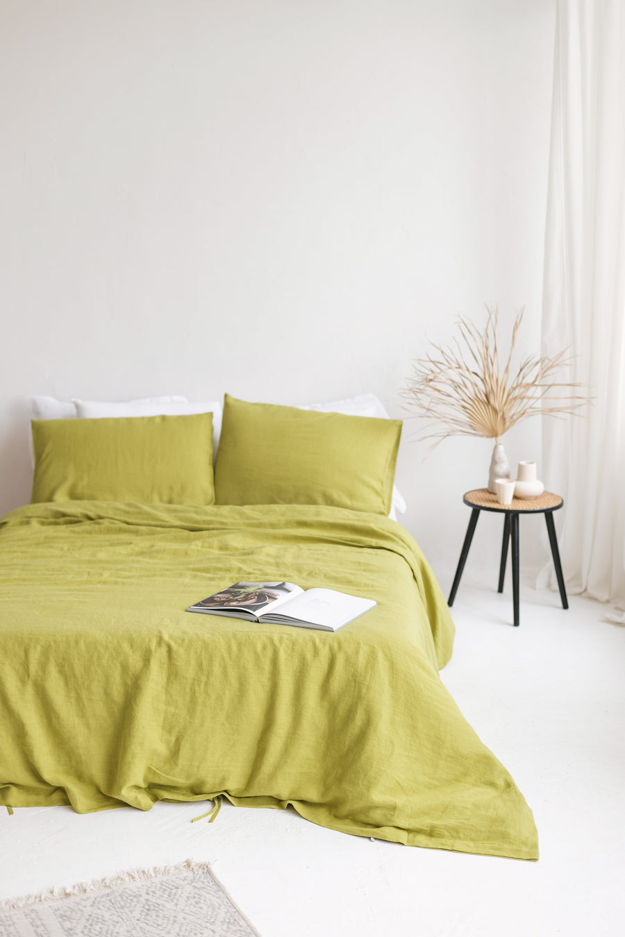 Set Of Lime Green Linen Duvet Cover And 2 Pillow Cases