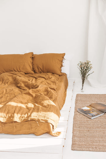 Set Of Amber Linen Duvet Cover And 2 Pillow Cases