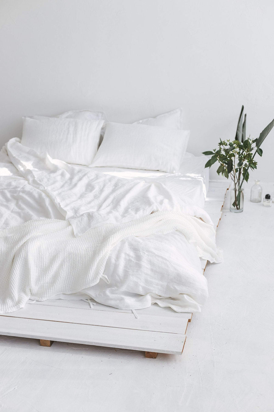 Set Of White Linen Duvet Cover And 2 Pillow Cases