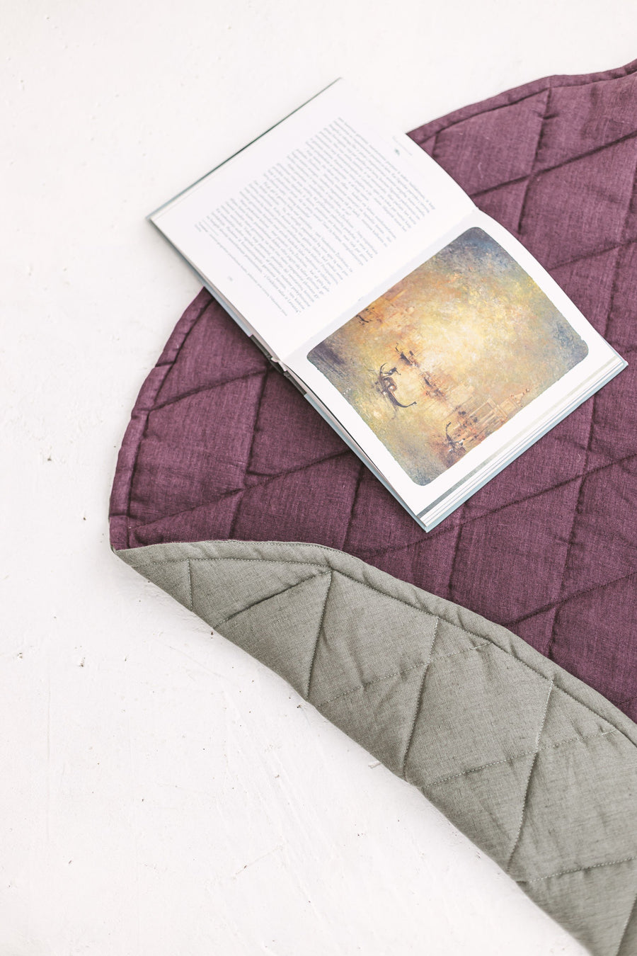 Plum Safari Green Round Linen Quilted Rug